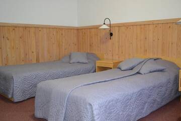 Фото номера Двухместный номер с 1 кроватью Отель Juthbacka Hotell г. Uusikaarlepyy 8
